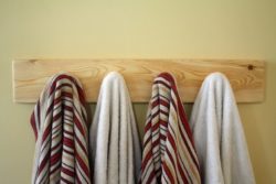 4 - 1 towel or coat rack