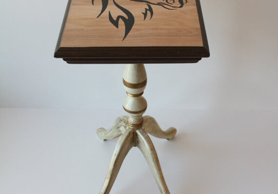 Side Table Horse Head Pic 1
